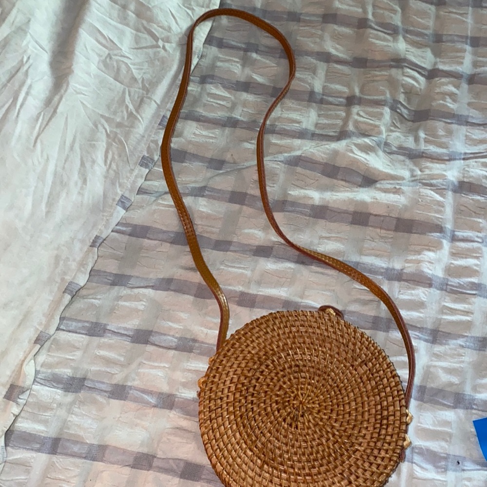 Urban outfitters round rattan bag - Picture 1 of 3
